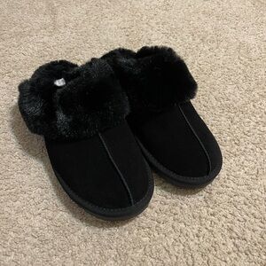 Cozy Black Faux Fur Women's Slippers